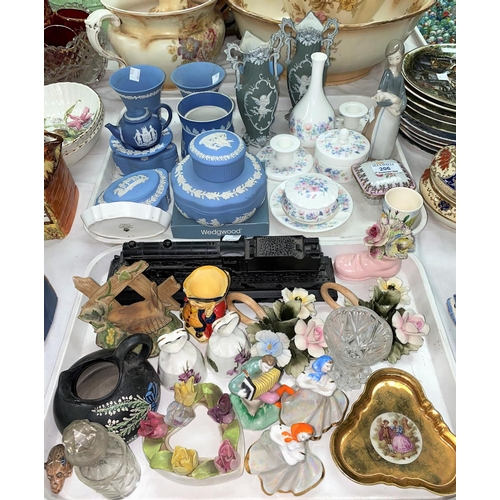 206 - A selection of miniature china and trinketware:  a Lladro figure; 3 Russian porcelain figured of dan... 