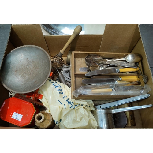 39 - A selection of vintage kitchenalia; cutlery; etc.