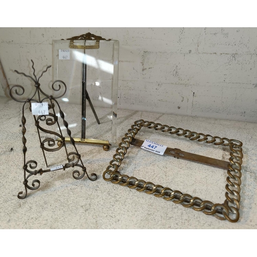447 - A brass linked ring photograph frame, 18cm and 2 others