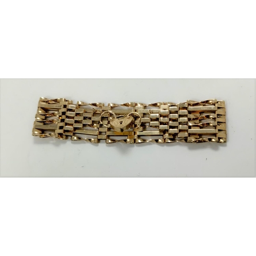 286A - A modern 9 carat hall marked gate bracelet 11.9 gms