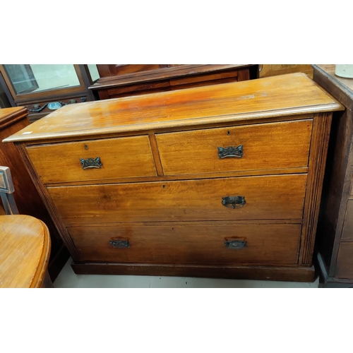 552 - Edwardian mahogany chest of 2 long and 2 short drawers width 128 cm