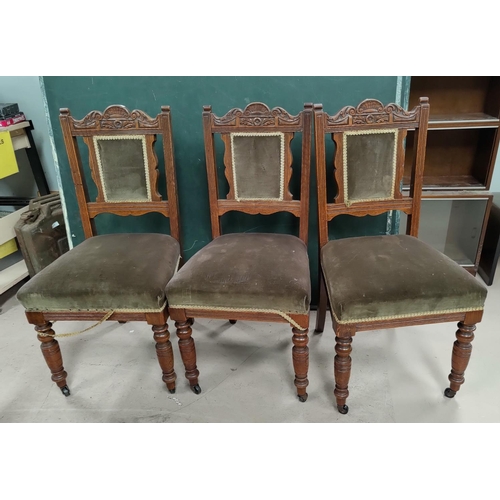 560 - An Edwardian set of 6 dining chairs in carved oak, with brown dralon seats and backs