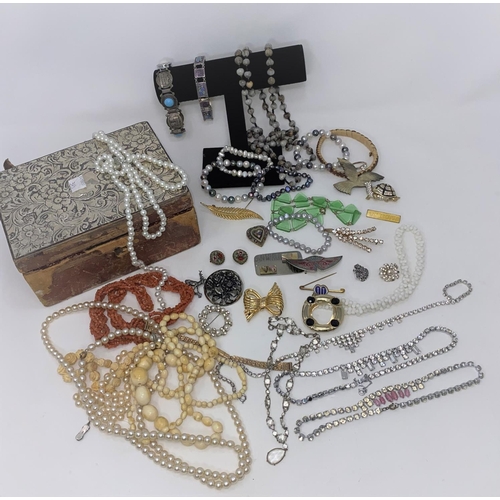 345 - A jewellery box and costume jewellery