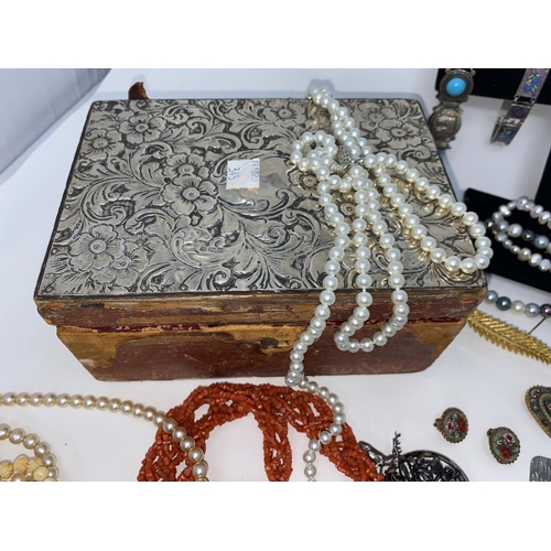 345 - A jewellery box and costume jewellery