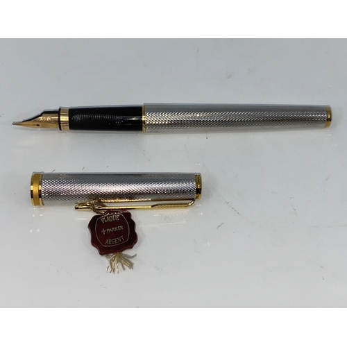 375 - A silver/gold plated Parker fountain pen