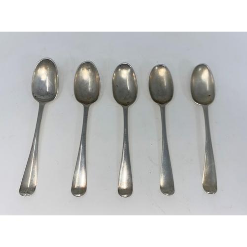 416 - A set of five Irish silver teaspoons, marked for Dublin. Monogrammed HC   (2.3oz)