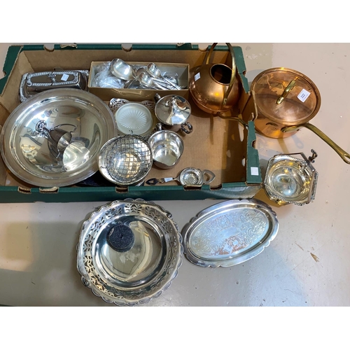 322 - A selection of silver plate and metalware