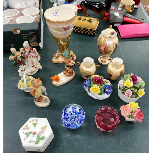 137 - A selection of decorative china including 2 Hummel figure, 3 Aynsley vases etc