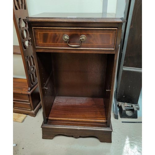 528 - A mahogany reproduction dwarf bookcase with drawer and 2 shelves; a reproduction circular coffee tab... 
