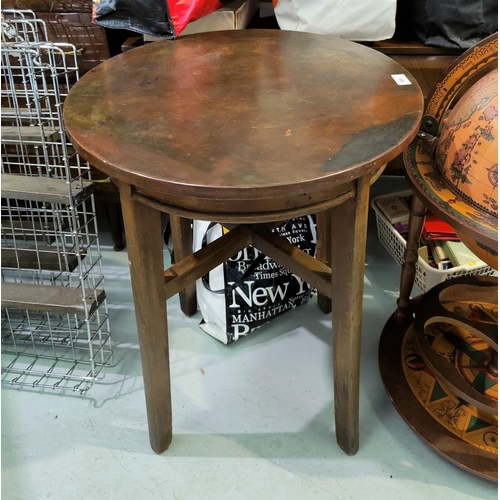 569 - A copper top pub table with circular top