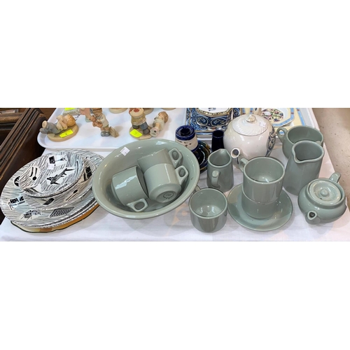 1 - A Dudson Bros Ltd National Railway tableware in sage green; a Chaloner's advertising teapot and 3 Ri... 