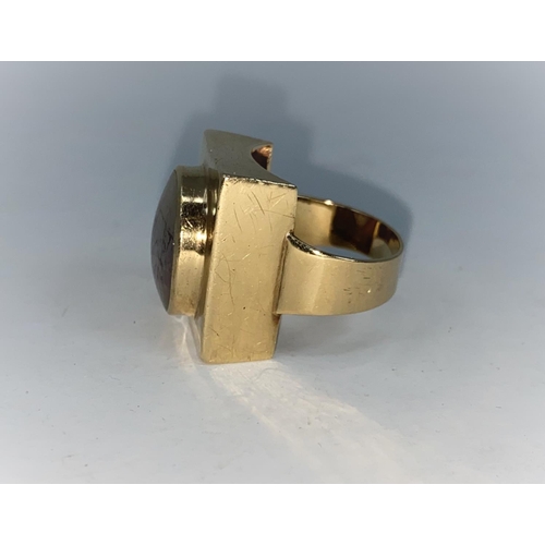 368 - A heavy modern 9 carat hallmarked gold rectangular ring set with oval Blue John, size O, 10.6gm
