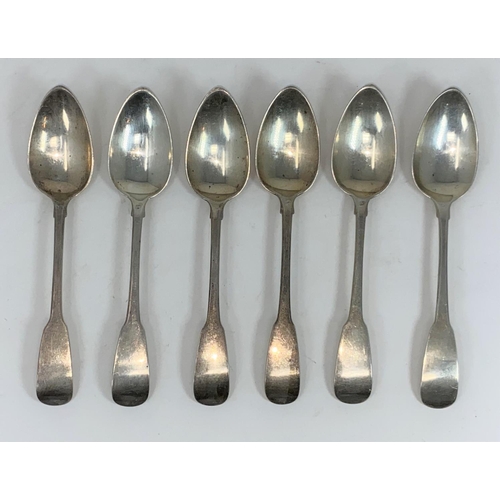 407 - A set of 6 fiddle patterned hallmarked silver teaspoons Dublin 1813 3.5oz