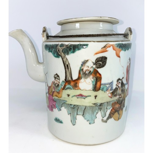299 - A late 19th/early 20th century Chinese famille verte teapot of cylindrical form (chip to rim)
