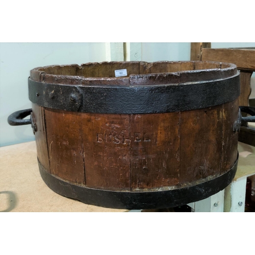 82 - A 19th century log bucket/barrelled grain bushel