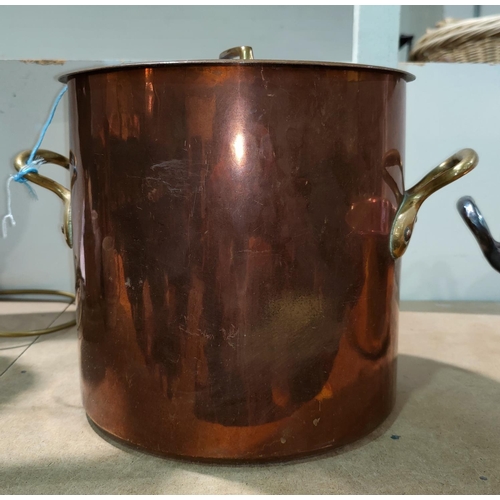 84 - A 19th century cylindrical copper boiler
28cm x 26.5cm