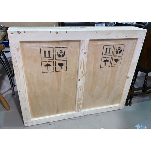 450b - A hand made wooden picture shipping crate, internal measurement 31