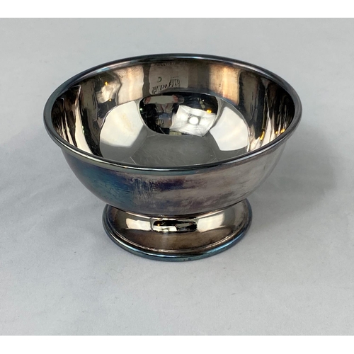 299 - A small circular hallmarked silver bowl on raised foot, Sheffield 1977, 3.3oz. (103gm)
