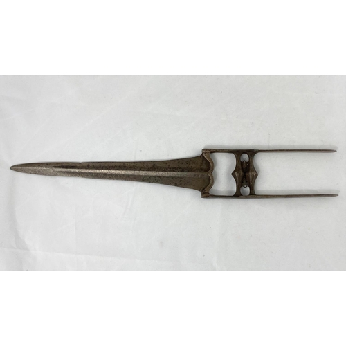 158a - An antique Indian knife