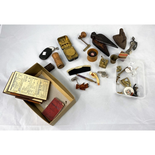 84 - A selection of miniature items and bric-a-brac