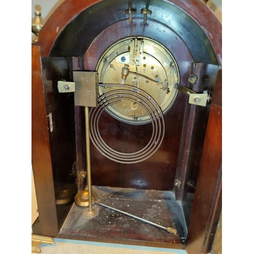 491 - An Edwardian bracket clock, inlaid mahogany case in the Georgian manner, brass carrying handle, colu... 