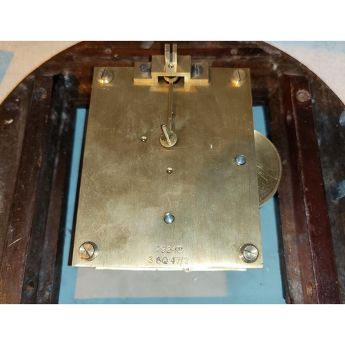 506 - A George V GPO wall clock in mahogany case with single train fusee movement, diameter 36 cm (no pend... 