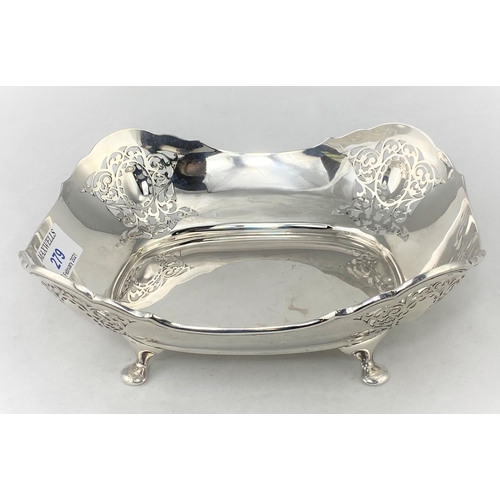 279 - A silver bread dish with pierced decoration, carried on four paw feet, 12.4oz maker HA Sheffield, 19... 