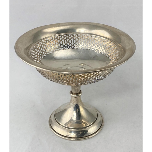 281 - A silver pedestal sweetmeat dish with pierced border, 4.6oz, Birmingham, 1929