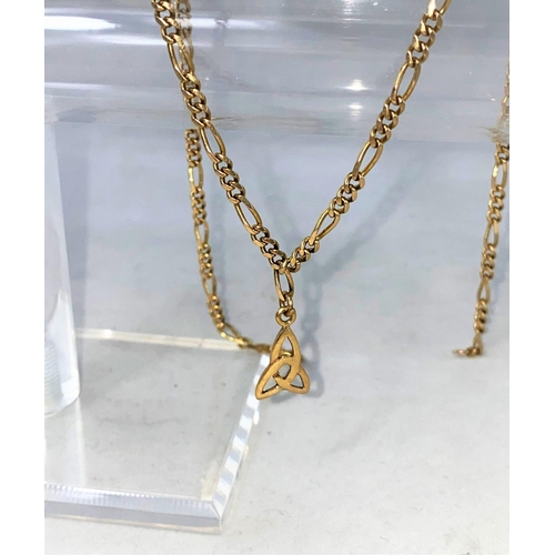 316 - A 9 carat hallmarked gold necklace formed from alternating long and triple links, with pendant, 10.8... 