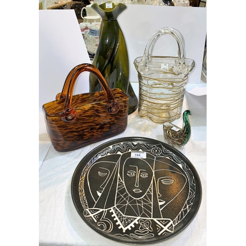 194 - A mid 20th century plate, two Murano glass style handbags and two other pieces