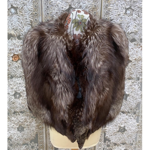 230 - A vintage silver fox fur cape with heads to front