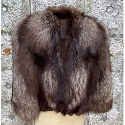 230 - A vintage silver fox fur cape with heads to front