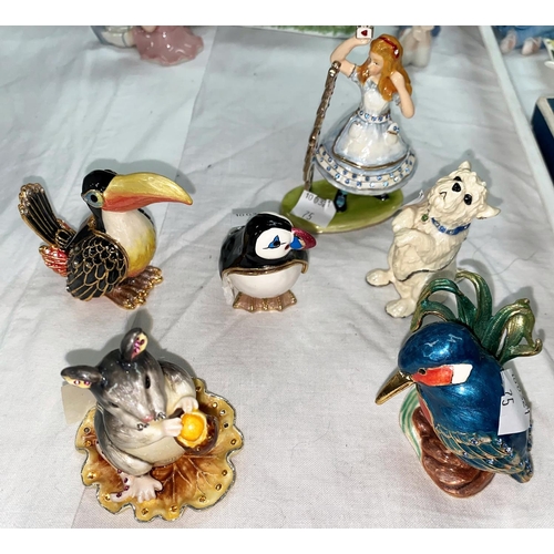 75 - An Arora Alice in Wonderland trinket box with necklace, 5 similar animals (no necklace for Kingfishe... 