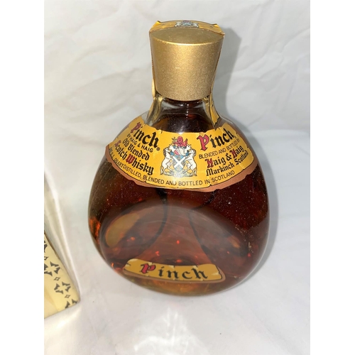516 - A US quart bottle of Haig & Haig Pinch, old blended scotch boxed