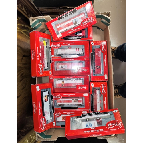 591 - COCA-COLA: 12 items of HO rolling stock, boxed
