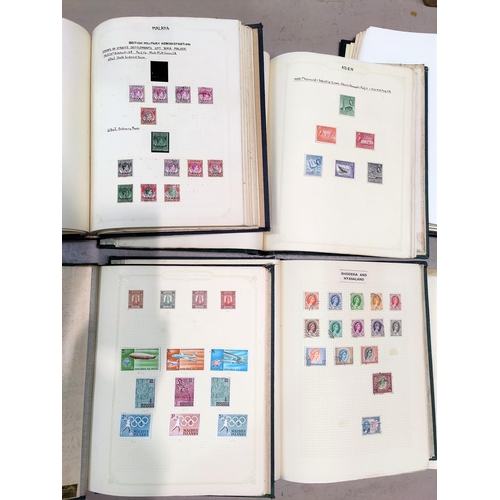 725 - BRITISH COMMONWEALTH - a collection of stamps in loose-leaf albums