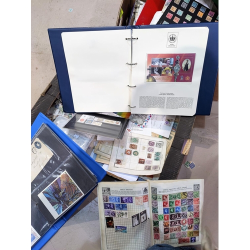 754 - A selection of loose stamps, first day covers etc