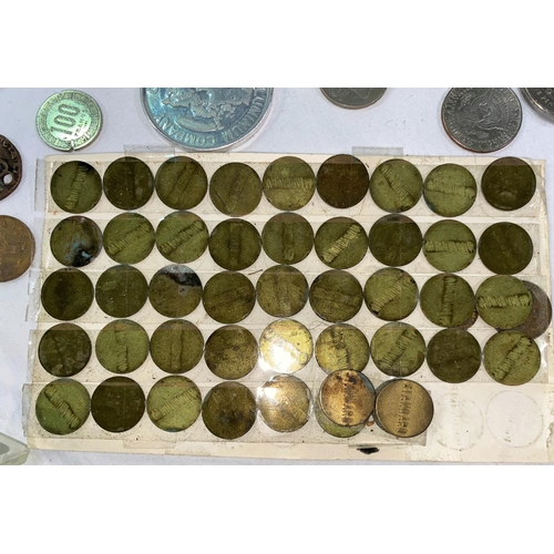 789 - A box of tokens etc and a mixed selection of coins