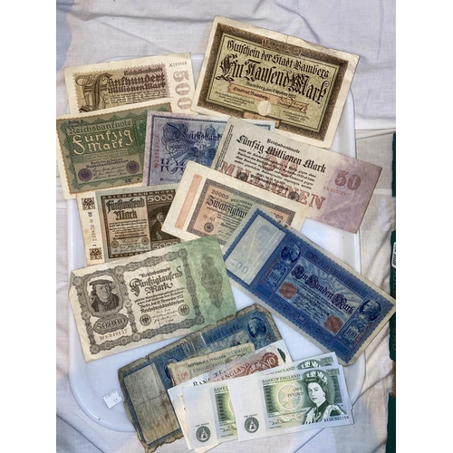 795 - A selection of vintage bank notes mid 20th century German