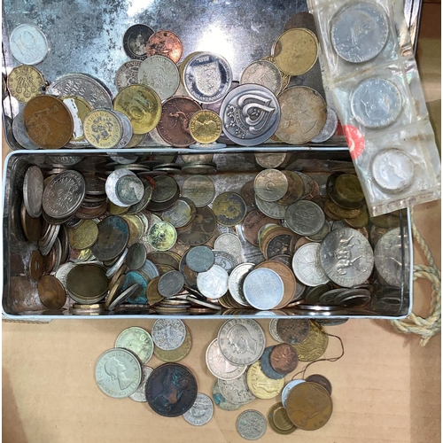 800c - A quantity of old coins.