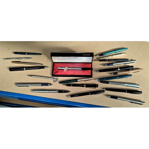 125 - An originally boxed stainless steel Parker fountain pen & other fountain pens, ballpoints etc