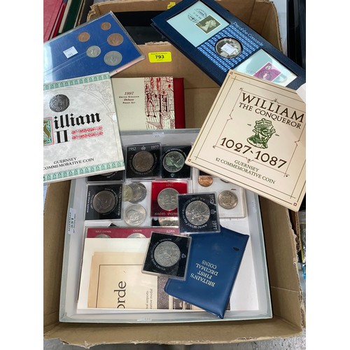 793 - A selection of pre-decimal coins, crowns & boxed sets