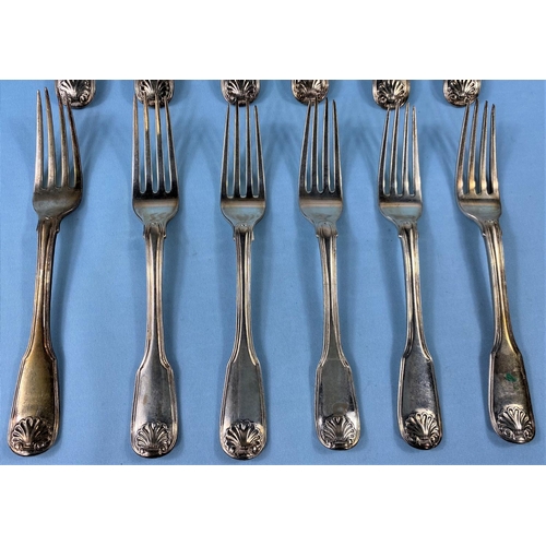 307 - A marched set of 6 crested fiddle thread and shell pattern, 4 dessert spoons and forks London 1818 a... 