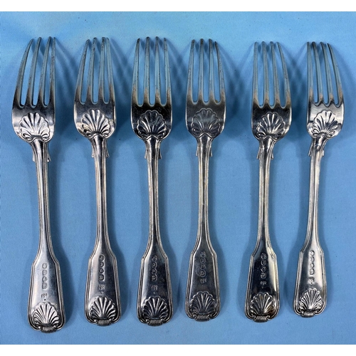 308 - A set of 6 fiddle thread and shell hallmarked silver dinner forks, London 1860, 19oz