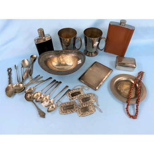 342 - A set of 6 hallmarked silver teaspoons; a silver napkin ring; a selection of silver plate