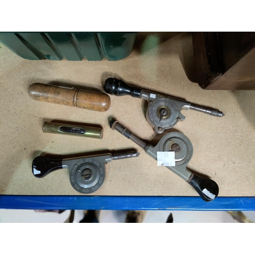 19 - A selection of woodworking tools