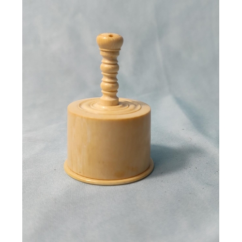 56 - An early 19th century turned ivory glove powderer, 7cm