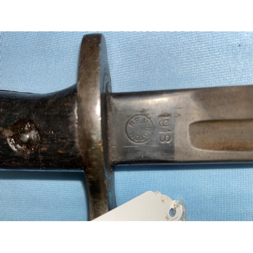 187 - A US Remington 1913 pattern bayonet with scabbard, blade stamped U.S. REMINGTON 1918, (blade 43cm)