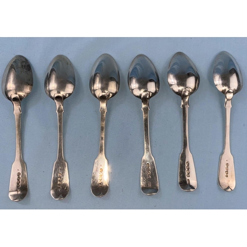 431 - A hallmarked silver set of 6 matched teaspoons, fiddle pattern, various dates, circa 1830, 4 oz