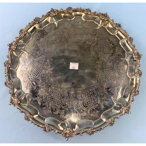 435 - A Georgian hallmarked silver salver with chased acanthus border, on 3 shell feet, diameter 30 cm, Lo... 